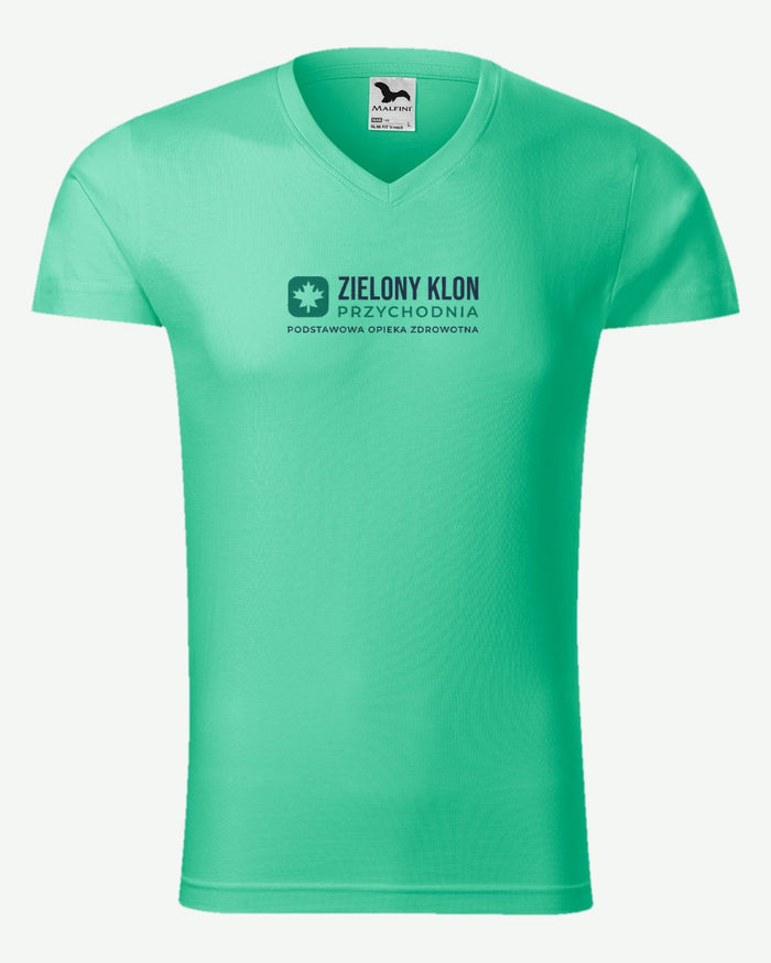 Wizualizacja: koszulka męska MALFINI Slim Fit V-neck (kolor: miętowy) z przykładowym logo fikcyjnej przychodni Zielony Klon na przodzie.