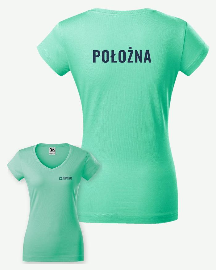Wizualizacja: koszulka damska MALFINI Fit V-neck (kolor: miętowy) z przykładowym logo fikcyjnej przychodni Zielony Klon na piersi i napisem POŁOŻNA na plecach.