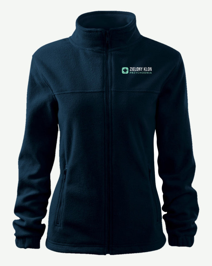 Wizualizacja: polar damski RIMECK Jacket (kolor: granatowy) z przykładowym logo fikcyjnej przychodni Zielony Klon na piersi (haft).